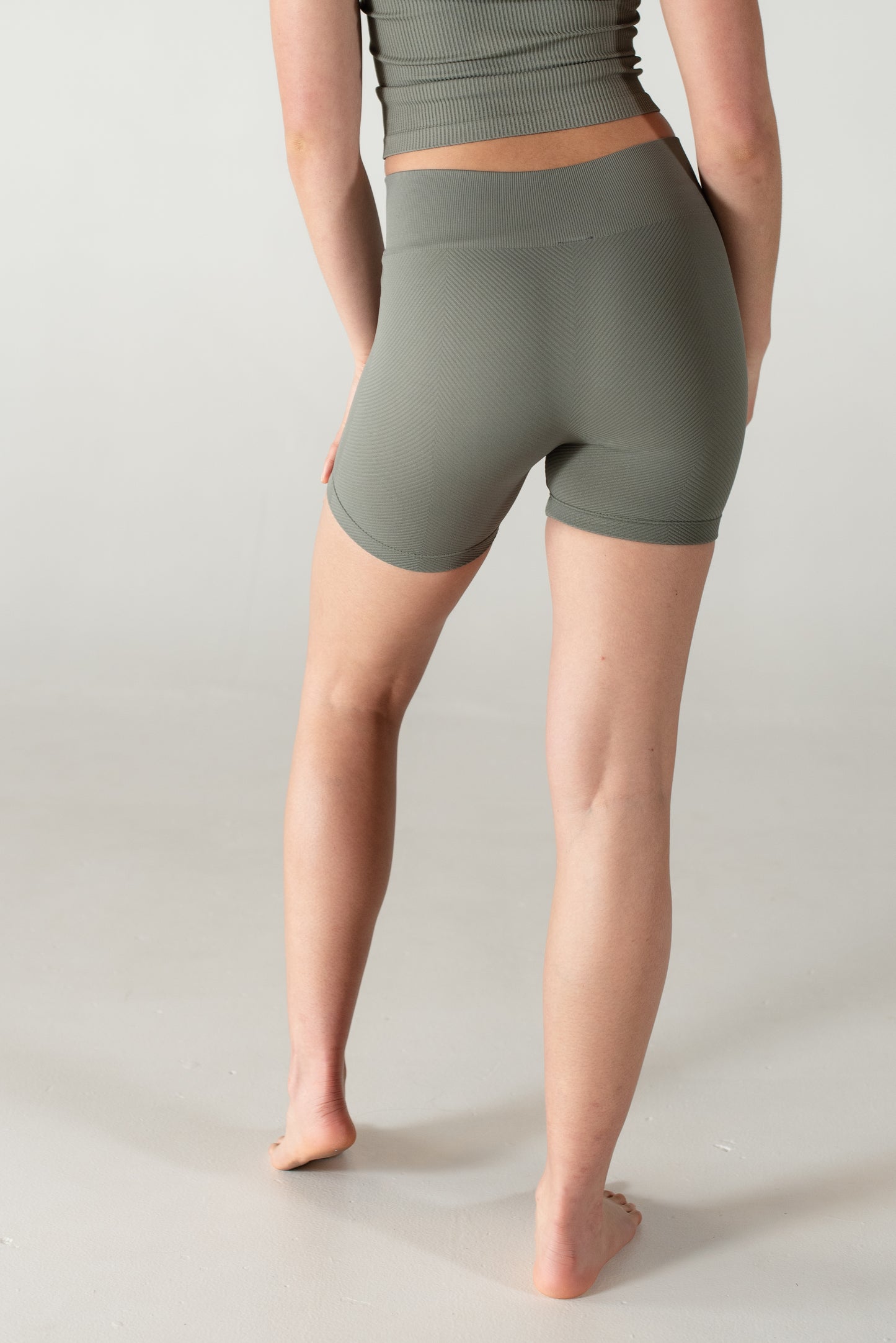 Aero Bottom