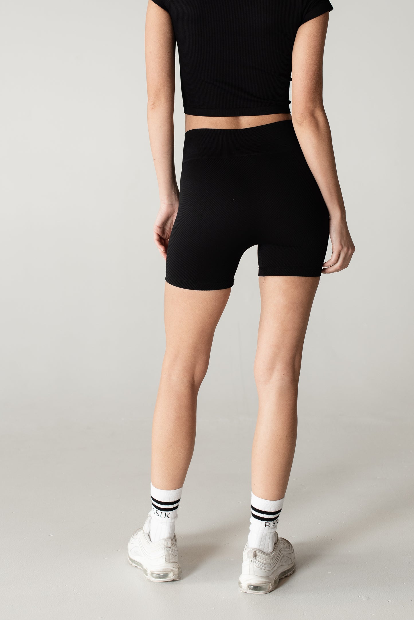 Aero Bottom